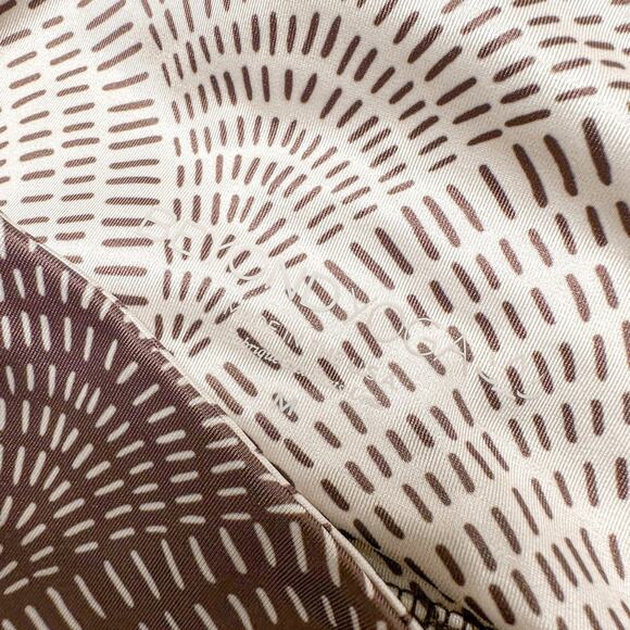 Beyond Yoga Lux High Waisted Angled Midi Legging, EUC, Medium, MSRP $88 - Picture 10 of 11